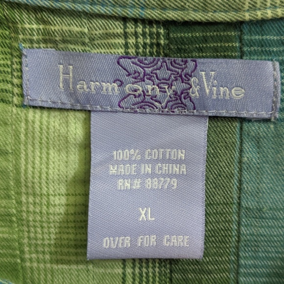 🦚 Plaid button down - Picture 3 of 3